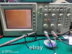 TEKTRONIX TDS2022 200 MHz 2 Channel Digital Storage Oscilloscope Japanese