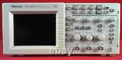 Tektronix TDS1002 OSCILLOSCOPE DIGITAL STORAGE, 60 MHZ, 1 GS/S, 2-CH