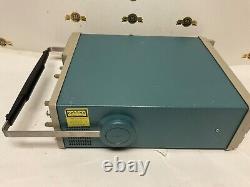 Tektronix model 2230 Digital Storage Oscilloscope 100MHz Scope