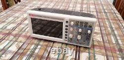 UNI-T UTD2102CEL 7 LCD Digital Storage Oscilloscope 100MHz 1GS/s