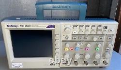 Working Tektronix TDS2024C 200MHz 4 Channel 2GS/s Digital Storage Oscilloscope