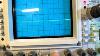 43 Bases De L'oscilloscope Analogique Faisant Une Mesure De Fréquence