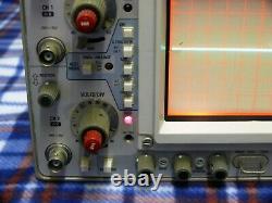 Oscilloscope De Stockage Numérique Tektronix 468 Avec Couverture Frontale