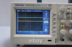 Oscilloscope de stockage numérique Tektronix TDS2014B utilisé au Japon