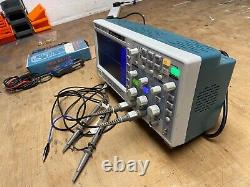 Oscilloscope de stockage numérique à deux canaux Hantek DSO5102P, 100 MHz, taux de 1GSa/s