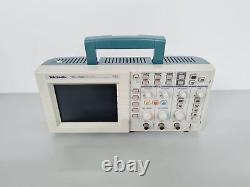 Oscilloscope de stockage numérique à deux canaux Tektronix TDS2002 avec sondes Lab