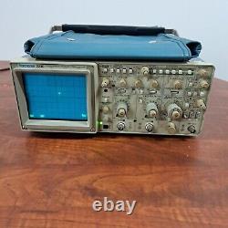 Oscilloscope de stockage numérique portable Tektronix 2230 de 100 MHz pour l'unité de test.