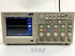 Oscilloscope numérique Tektronix Tds2014C avec accessoires standards calibrés