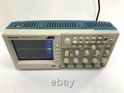 Oscilloscope numérique Tektronix Tds2014C avec accessoires standards calibrés