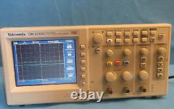 Série d'oscilloscopes de stockage numérique à deux canaux Tektronix TDS2022B