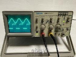 Tektronix 2201 Avec Option 12 Oscilloscope De Stockage Numérique