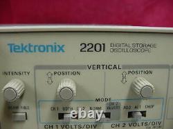 Tektronix 2201 Oscilloscope De Stockage Numérique