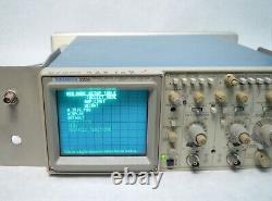 Tektronix 2230 Oscilloscope de stockage numérique de 100 MHz avec kit de montage en rack