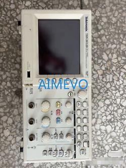 Tektronix TDS2012B Oscilloscope numérique à mémoire de 2 canaux 100MHz, 1GS/s