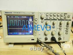 Tektronix TDS2012B Oscilloscope numérique à mémoire de 2 canaux 100MHz, 1GS/s